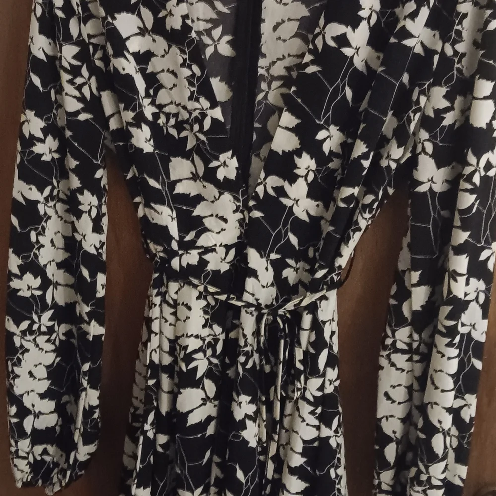 Black and White Floral MINI Dress XL - Picture 2 of 3